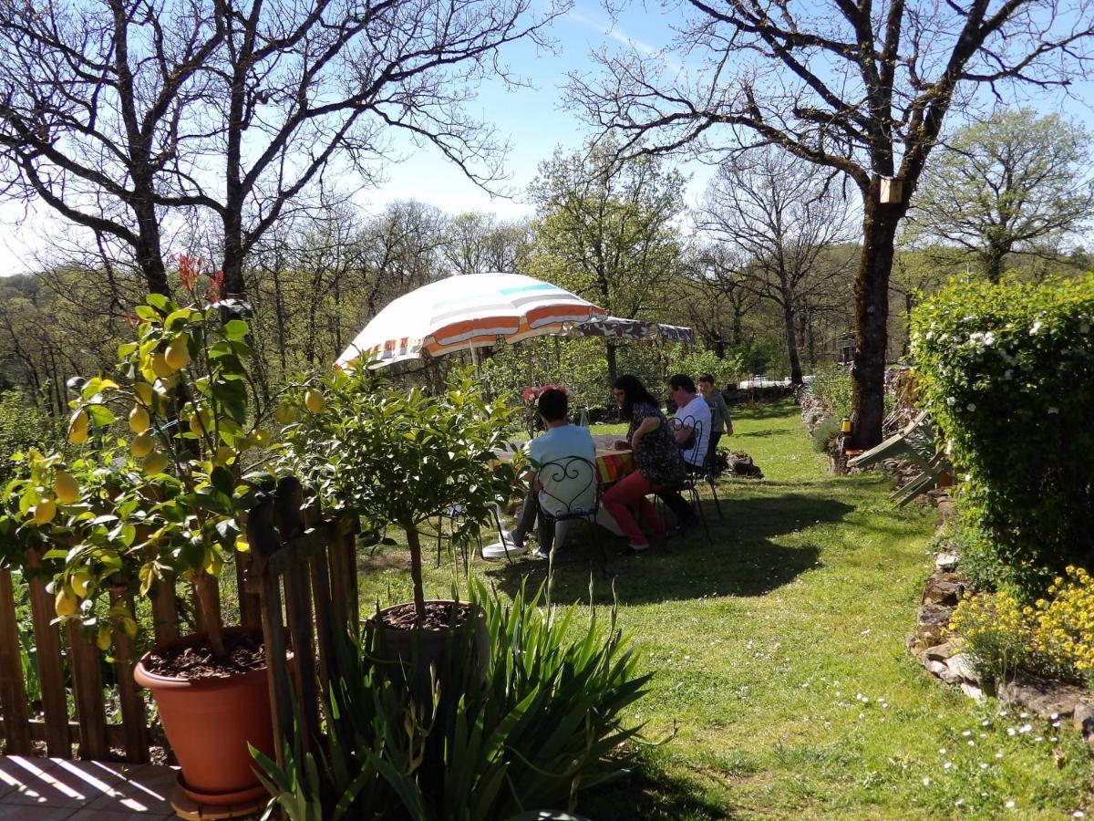 Aux Deux Colombes Bed and Breakfast Padirac Esterno foto