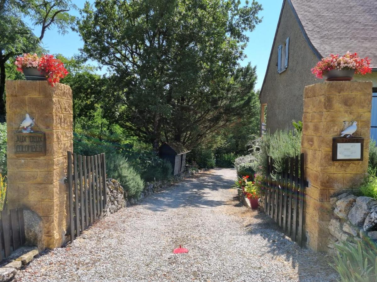 Aux Deux Colombes Bed and Breakfast Padirac Esterno foto